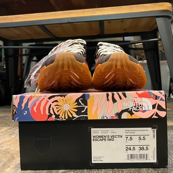 Women’s Vective Escape hiking trail shoes by The North Face size 7.5 - Picture 7 of 8